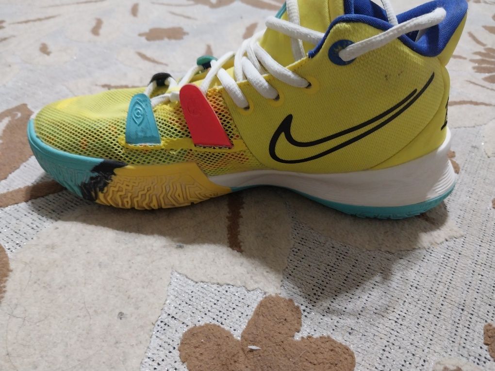 kyrie 7, желтый цвет