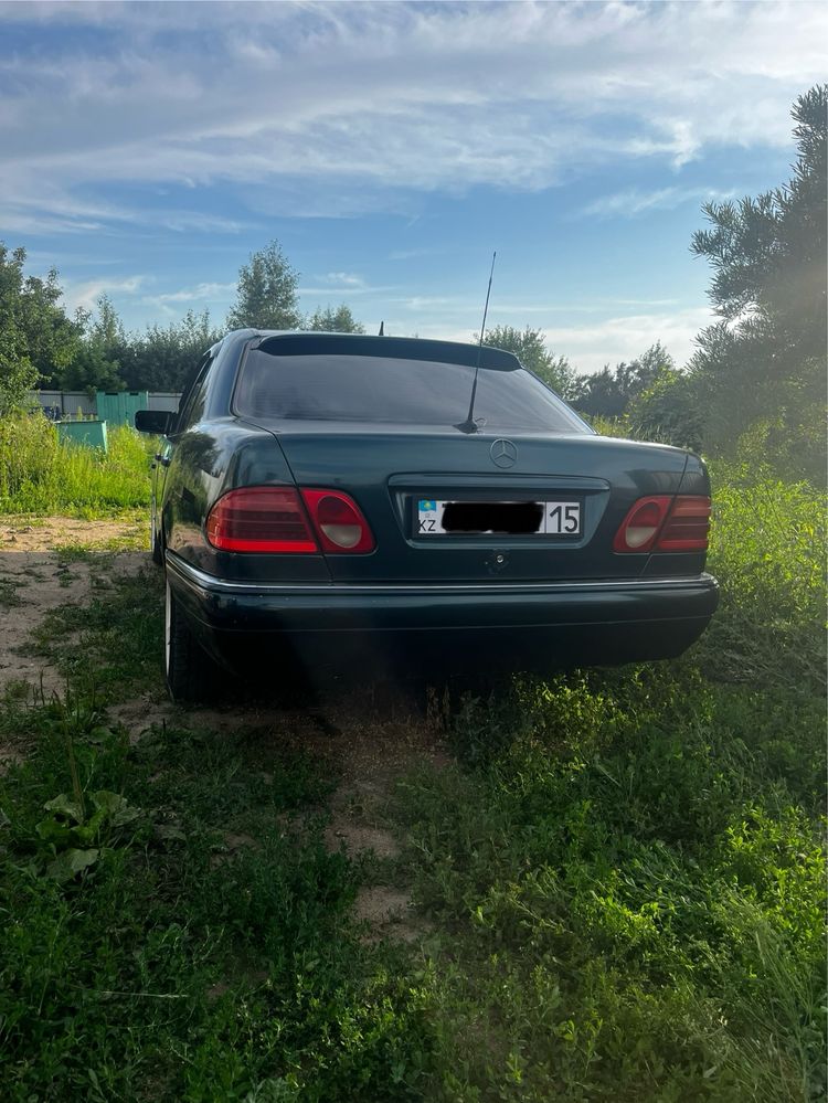 Продам Мерседес 210