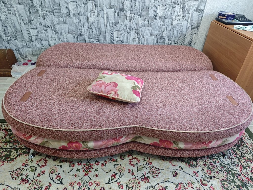 Диван в хорошем состоянии