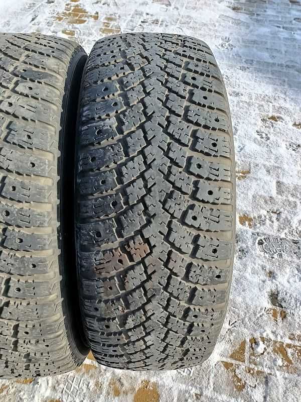 Шины 265/70 R17 - "Nokian Hakkapeliitta Sport" (Финляндия), зимние.