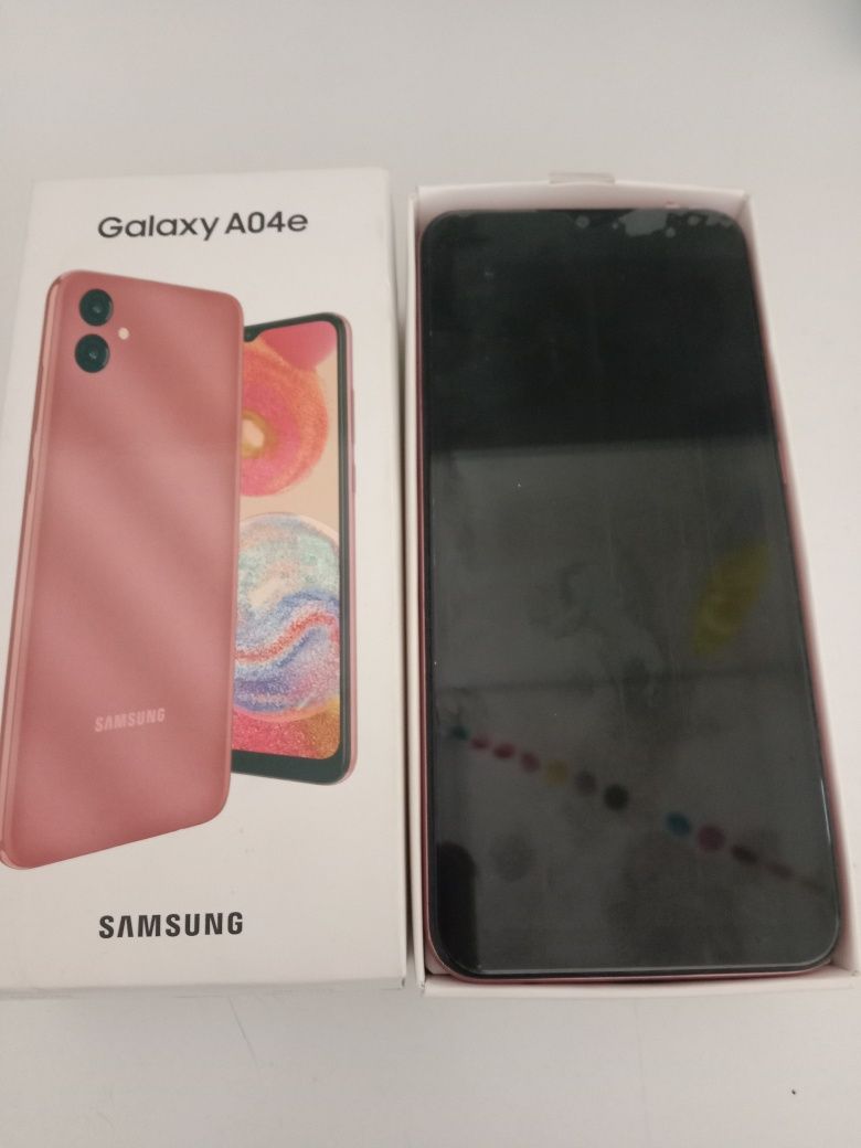 Продам Galaxy A04e в хорошем состоянии
