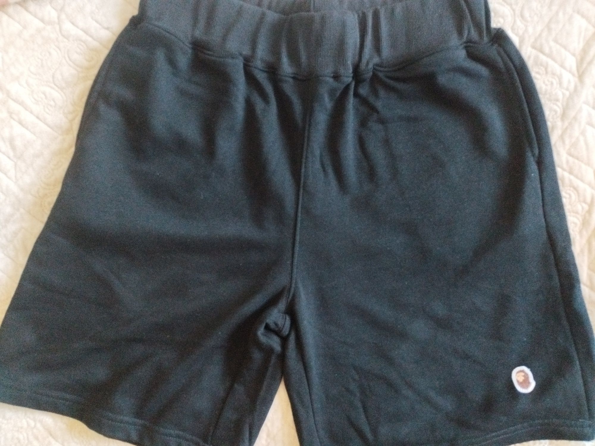 Продам шорты a bathing ape черный 3xl