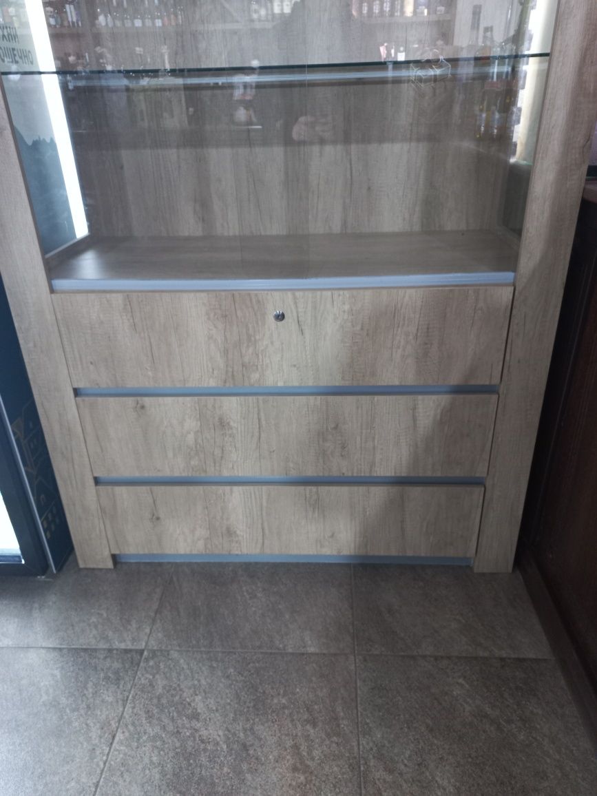 Продам очень качественный шкаф