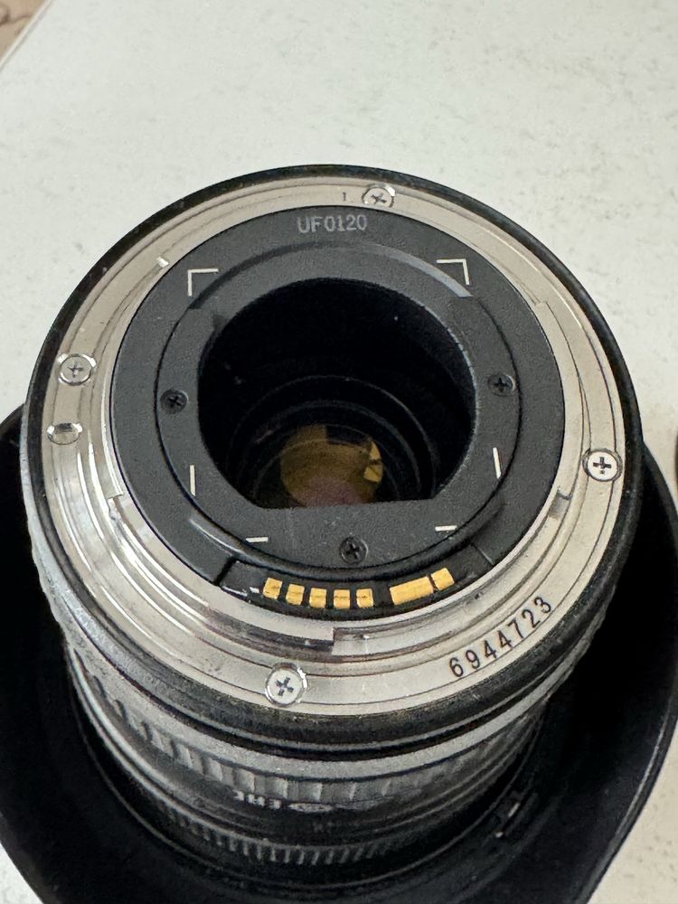 Продам обектив 17-40 f 4.0