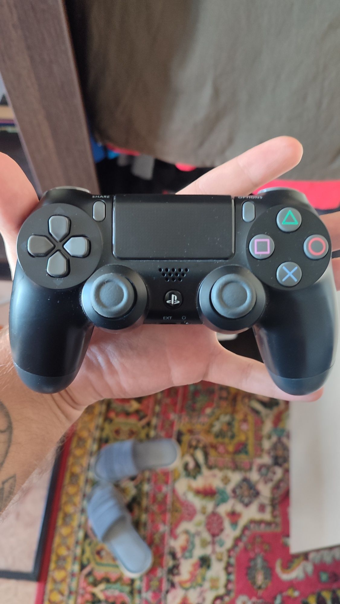 Продам новый геймпад Dualshock 4 для пс4 с проводом