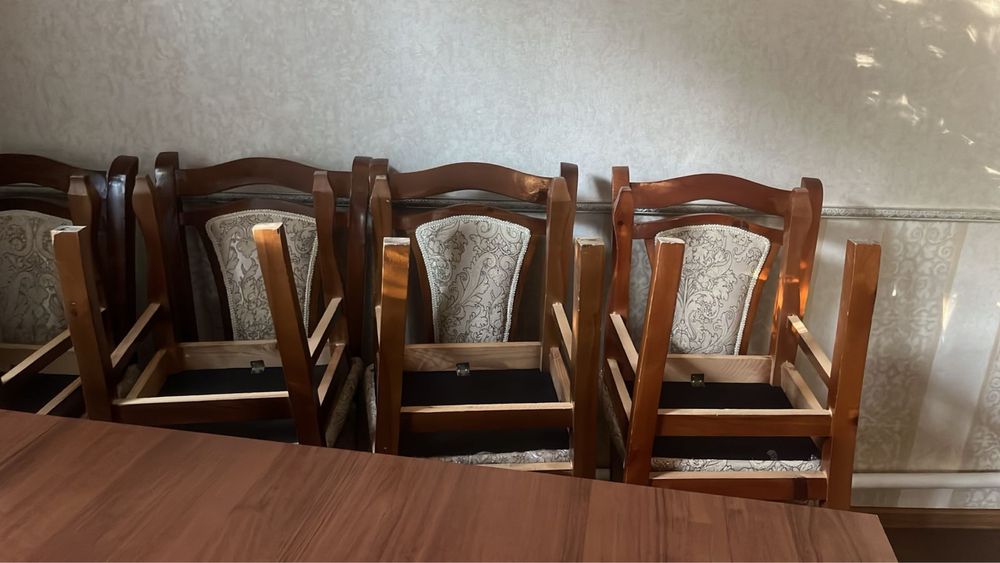 Стол 4 метра и 12 стульев продам за 120