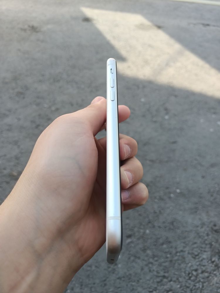 Айфон 11 64 GB..