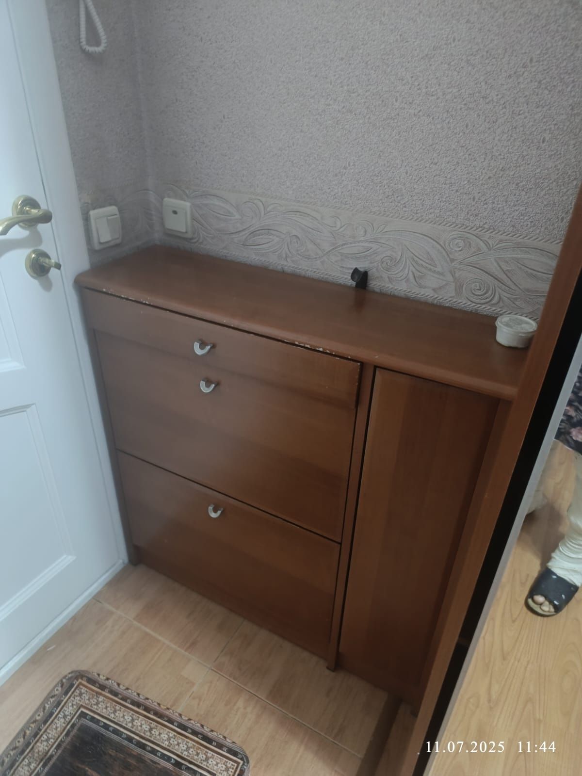 Продам шкаф и тумбу