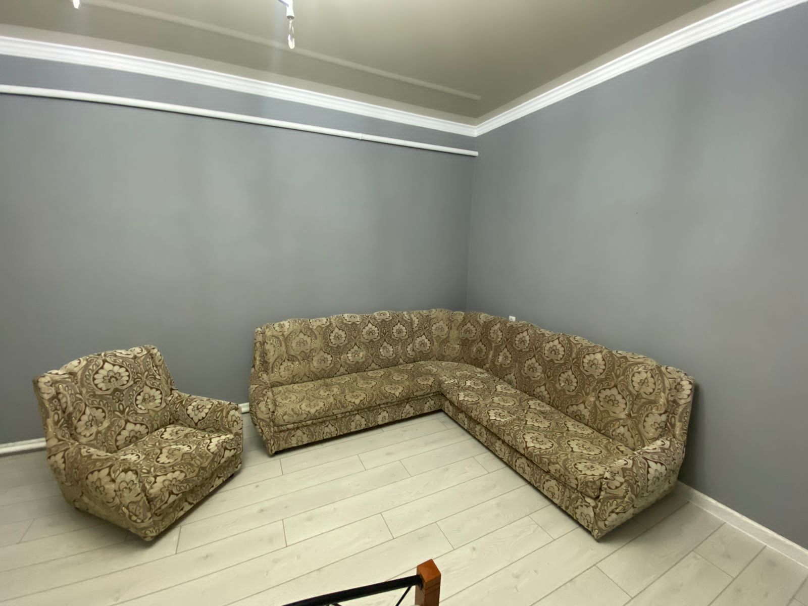 Продаётся диван и кресло