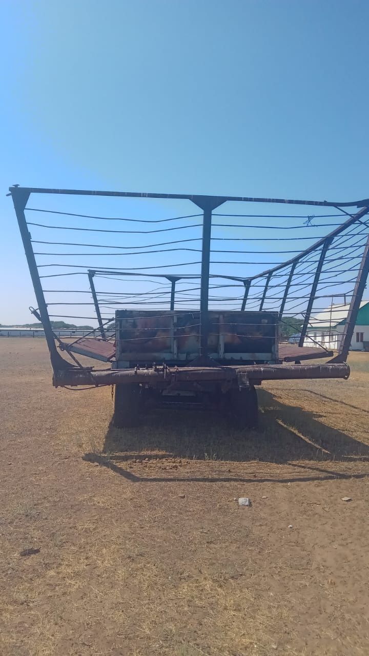 Прицеп К-700 в хорошем состоянии