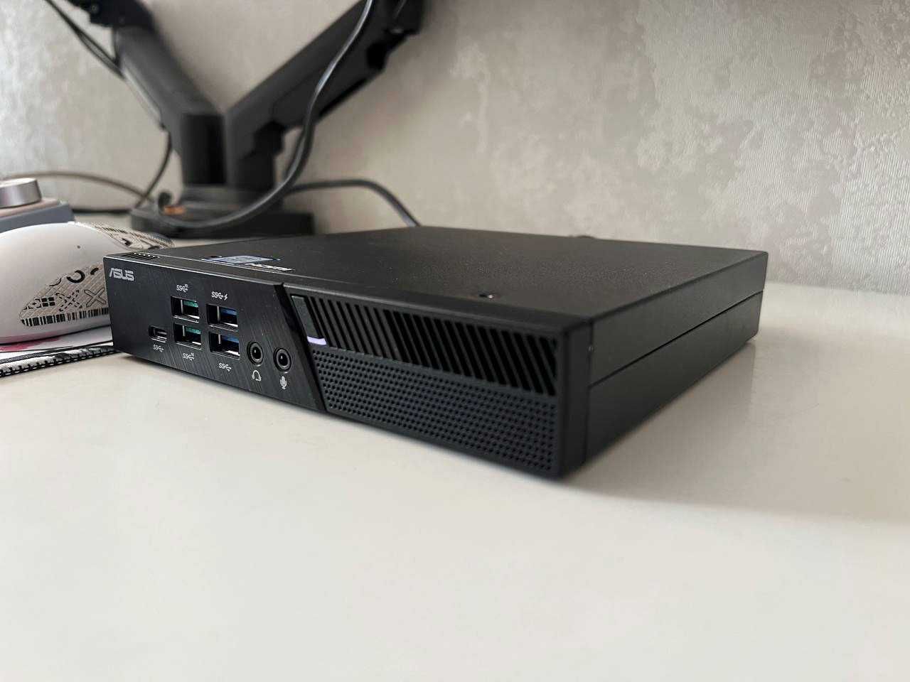 Мини ПК / Core i3-8100T / 8GB DDR4 / SSD NVMe 256GB