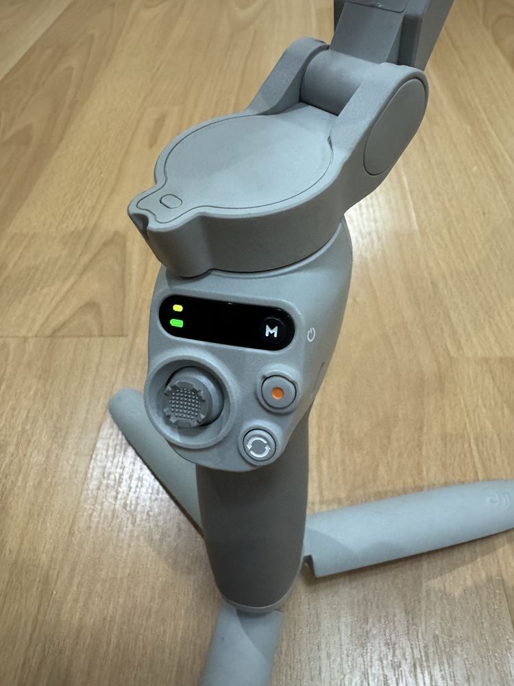 Стабилизатор DJI Osmo Mobile SE OK200