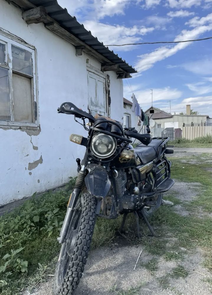 Мотоцикл  susuki grx 200