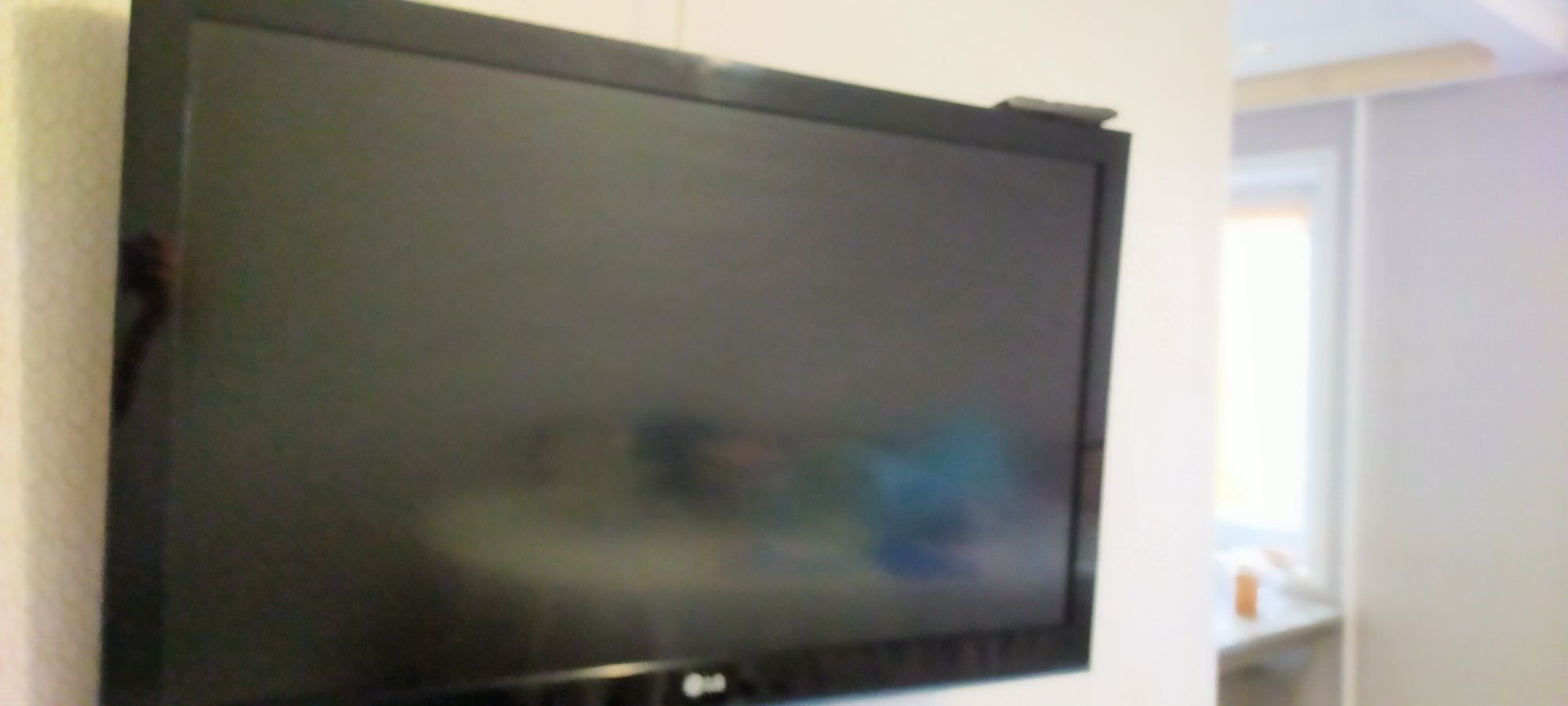 Продам телевизор LG d109