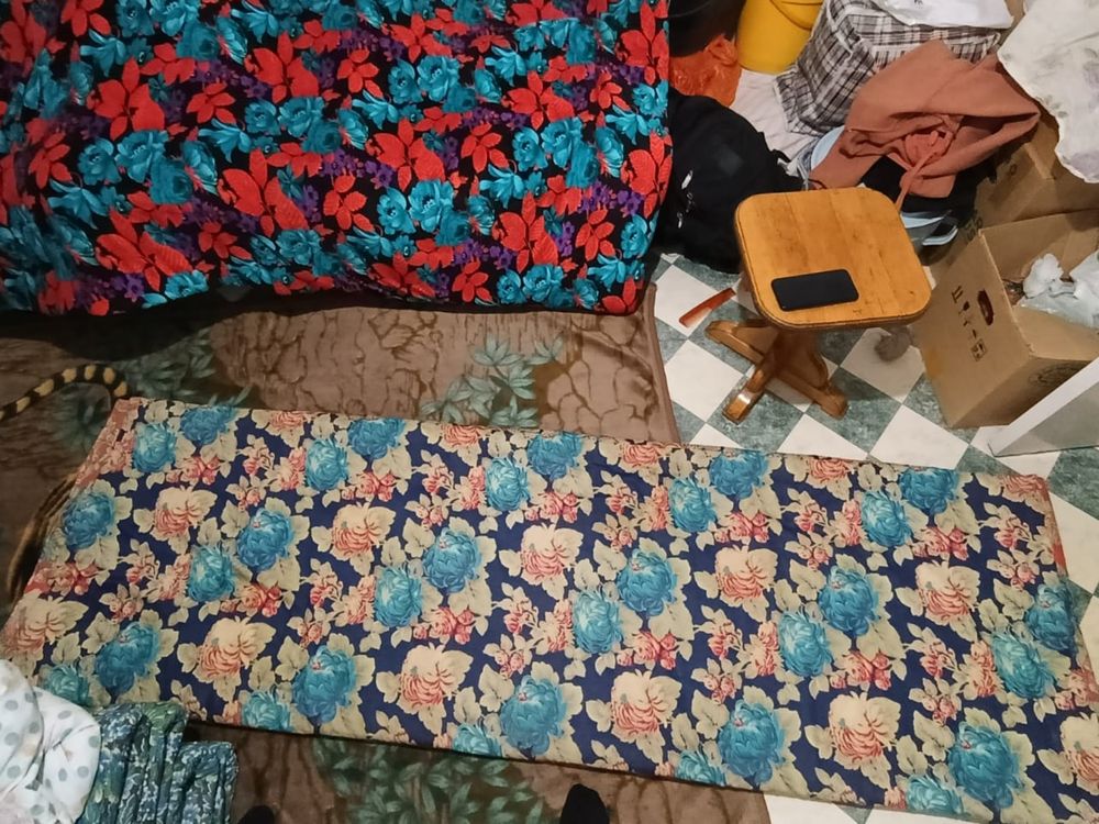Продам подушку, три матраса
