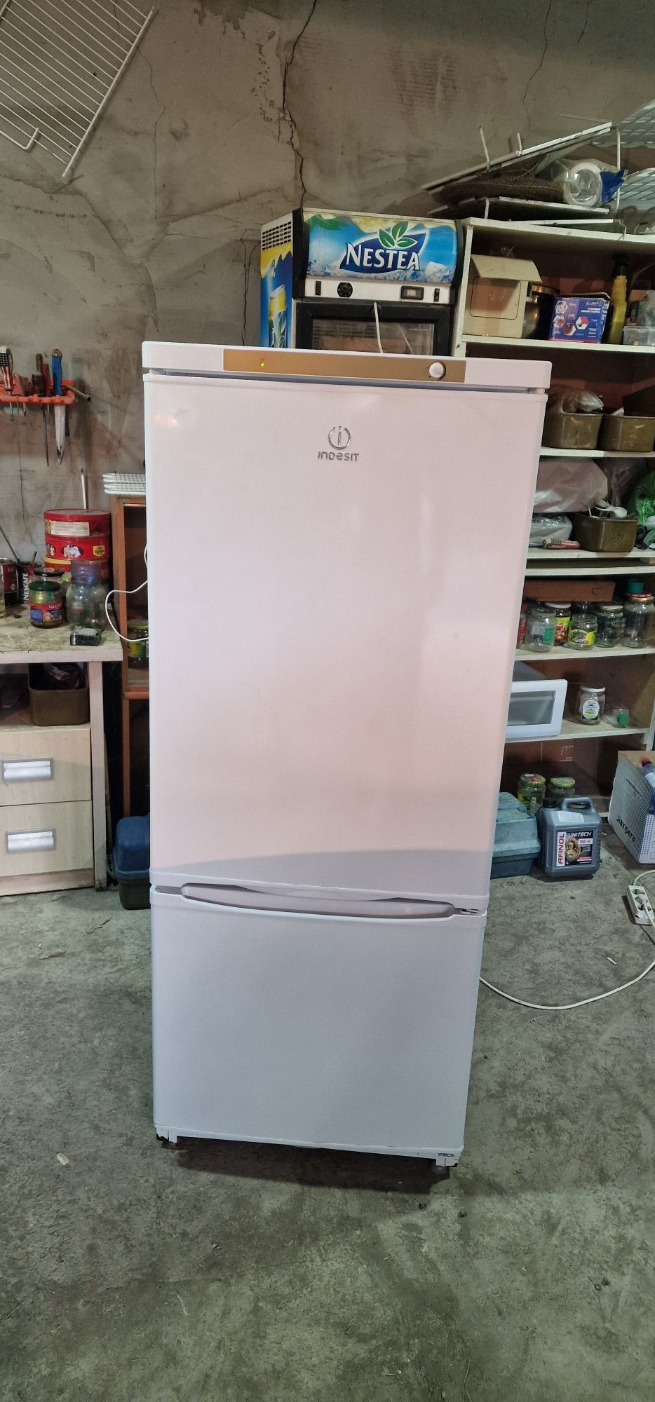 Холодильник Indesit