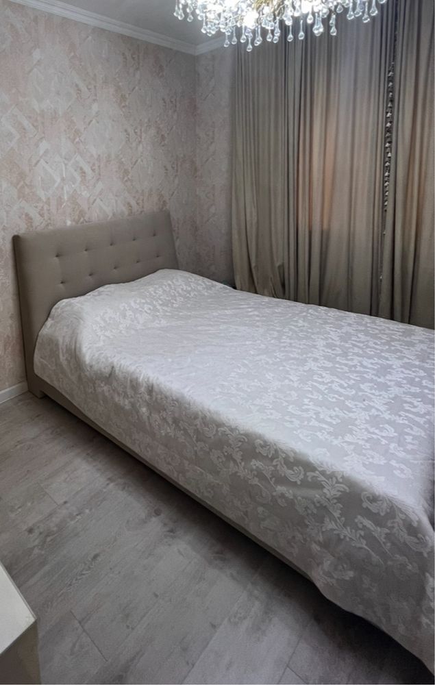 Двухспальная кровать