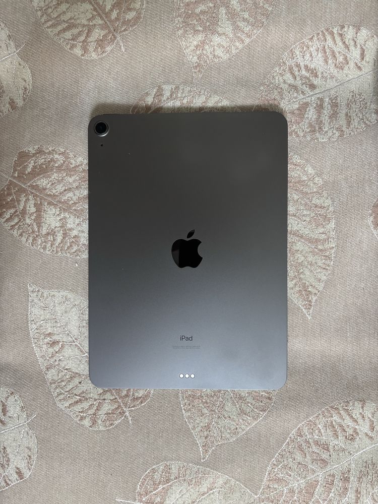 Планшет Apple iPad Air 2022 серый