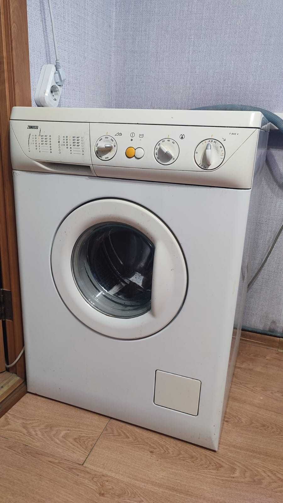 Стиральная машина ZANUSSI (Италия) модель F 802 V, б/у.