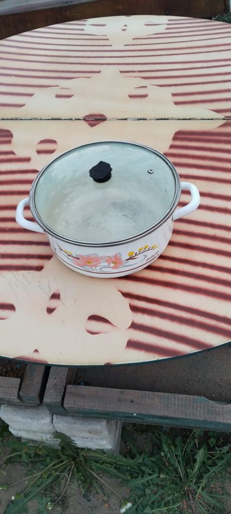 Продам кострюлей