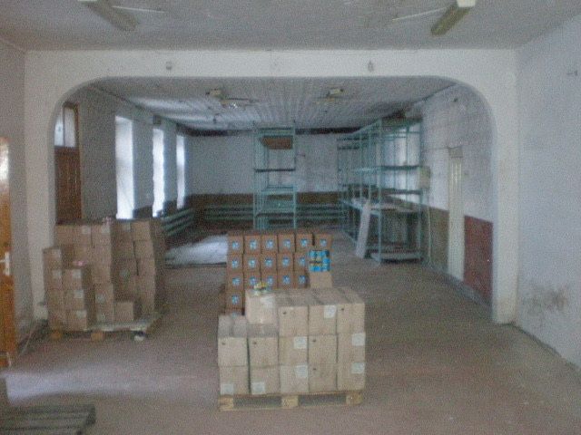 Торгово - офисное здание в городе в хорошем проходном месте (привокзал