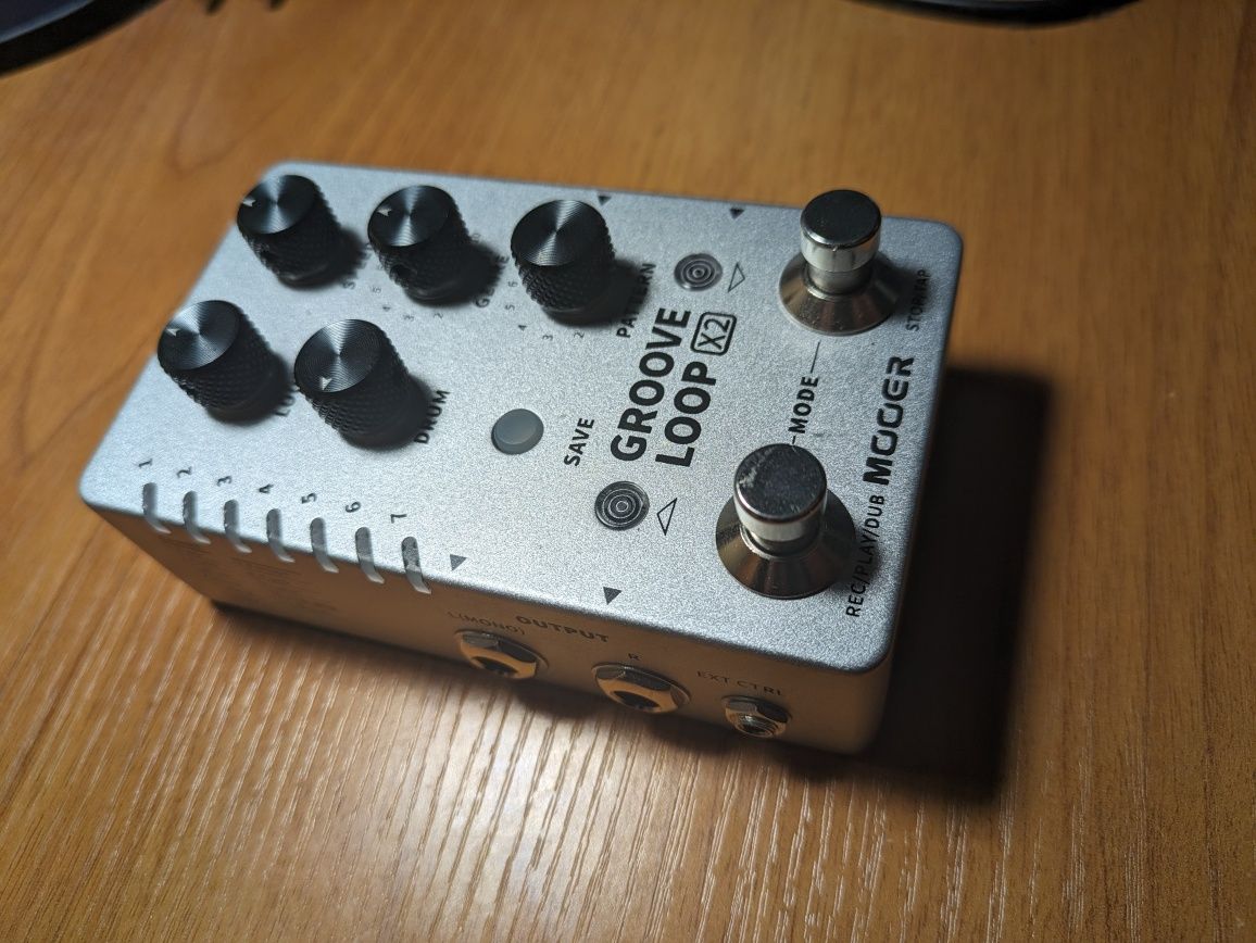 Педаль лупер с драм машиной Mooer groove loop x2