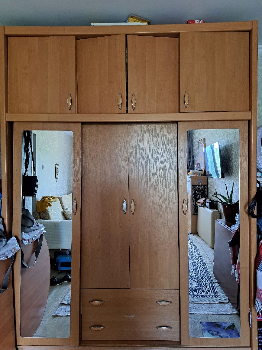 Продам шифонер б/у в хорошем состояний