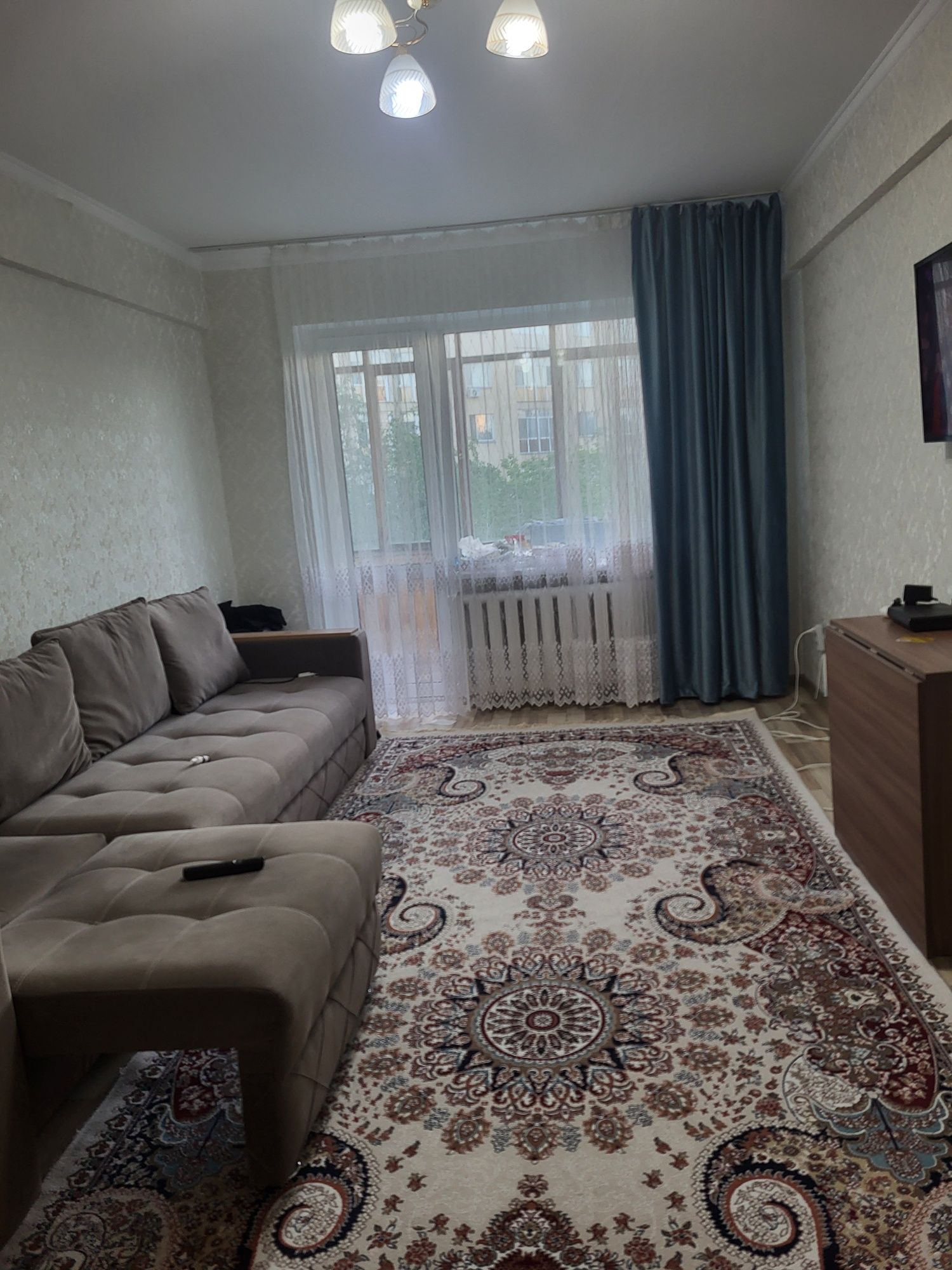 Продам 2х комнатную квартиру на Женис дангалы  4/5 частая, уютная квар