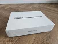 СРОЧНО Продам Macbook Air 13. 8GB SDRAM, 256GB SSD, 2017