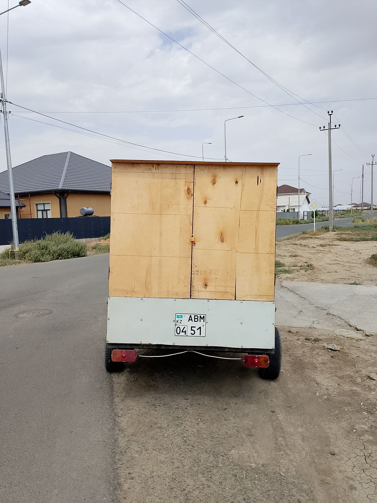 Продам легковой прицеп состояние отлично