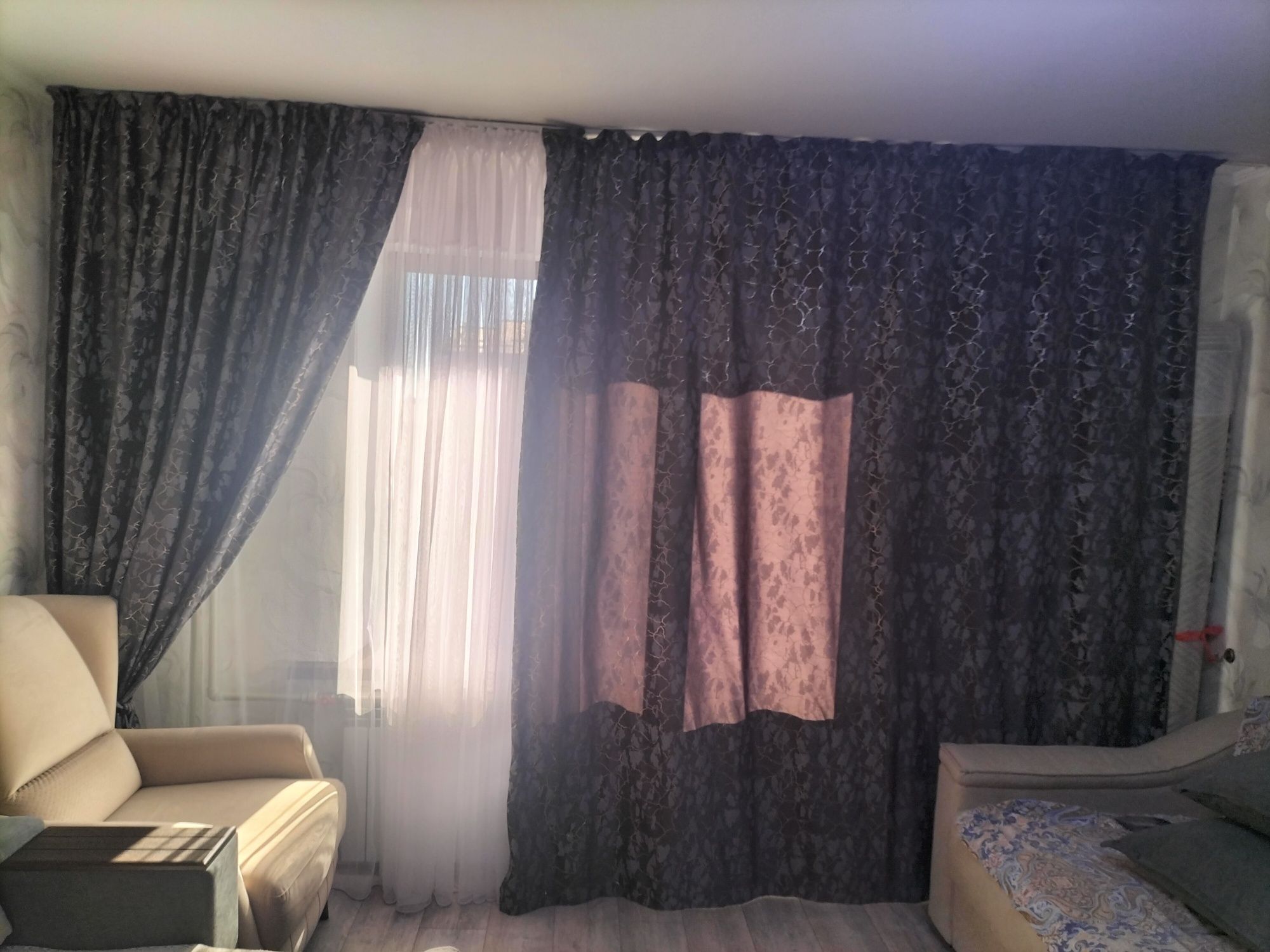 Продам шторы в гостинную