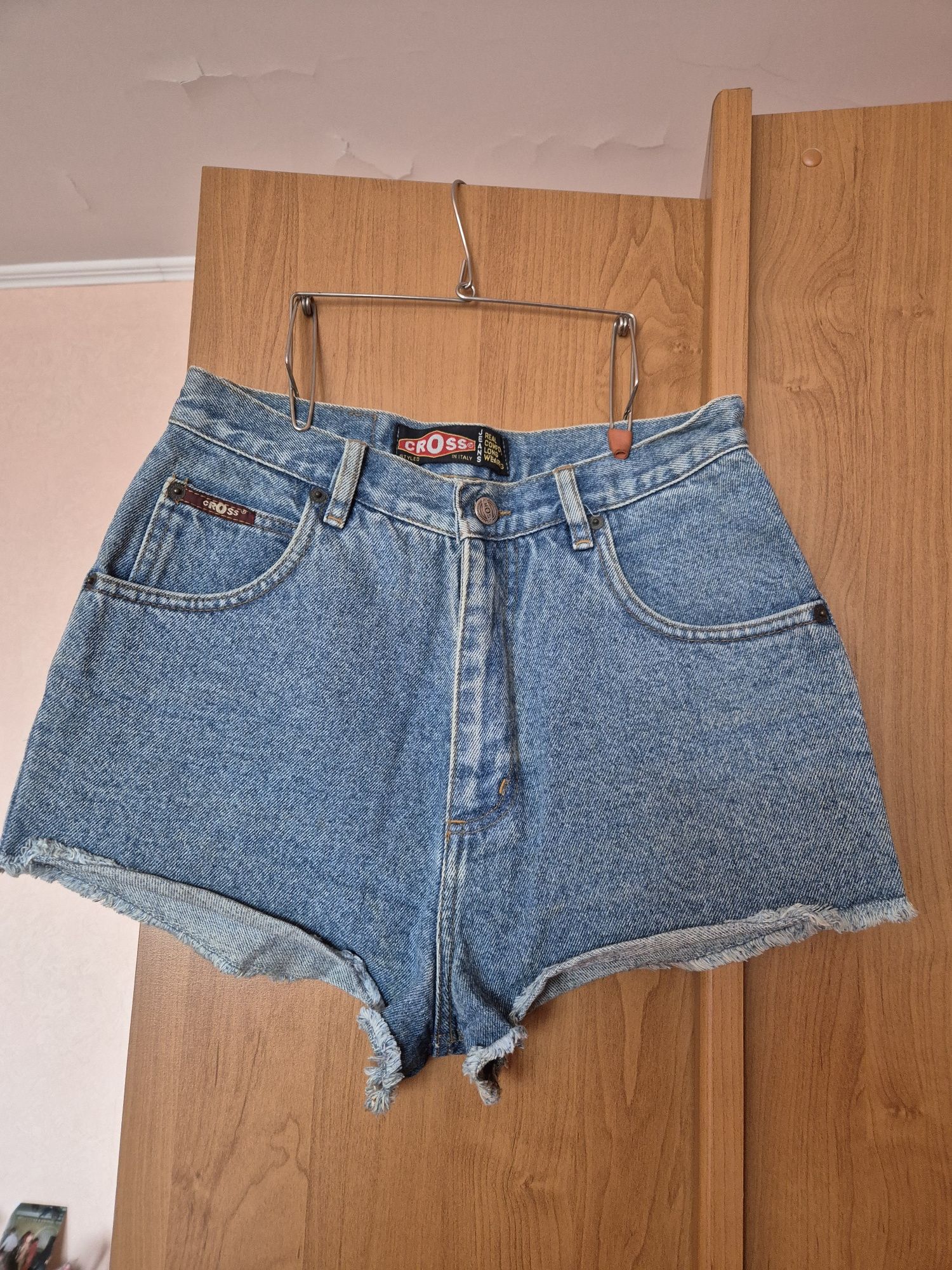 Продам шорты женские