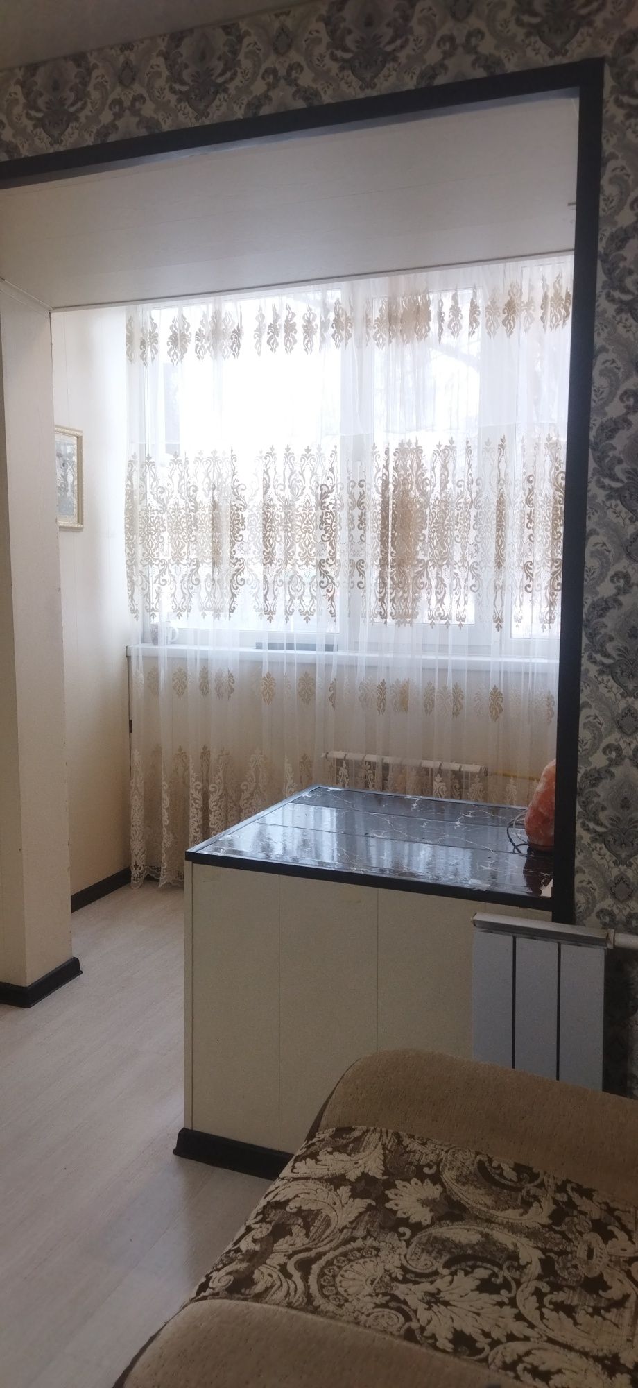 Продам 1-комнатную улучшенную квартиру большой площадью.