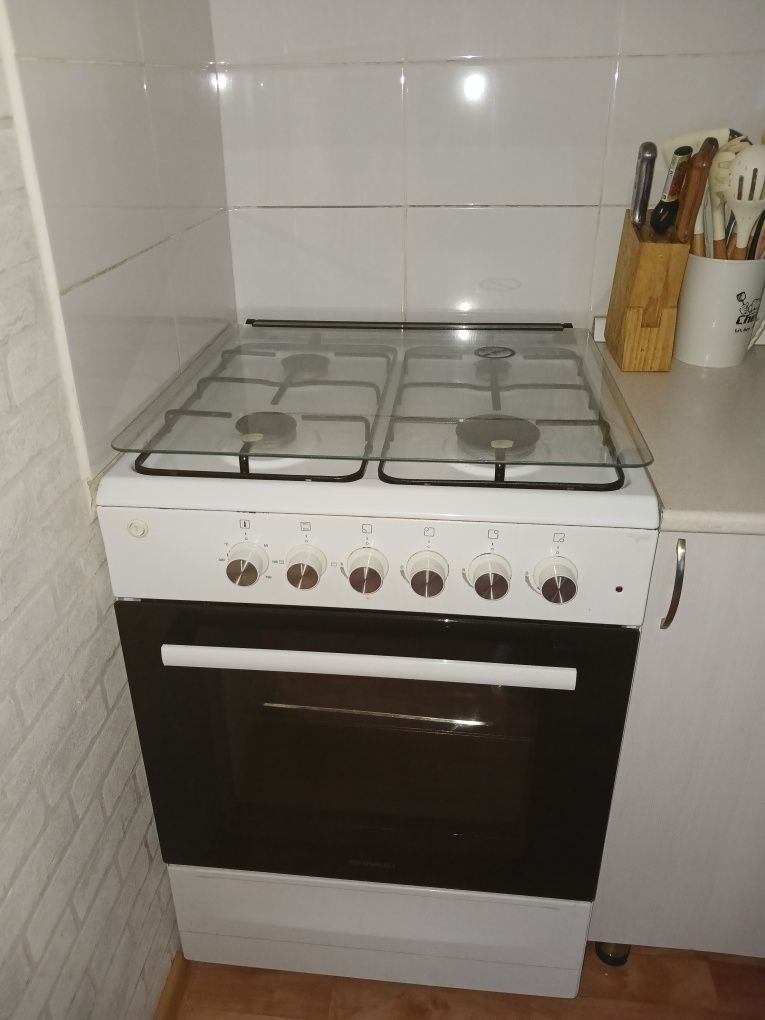 Продам газовую плиту