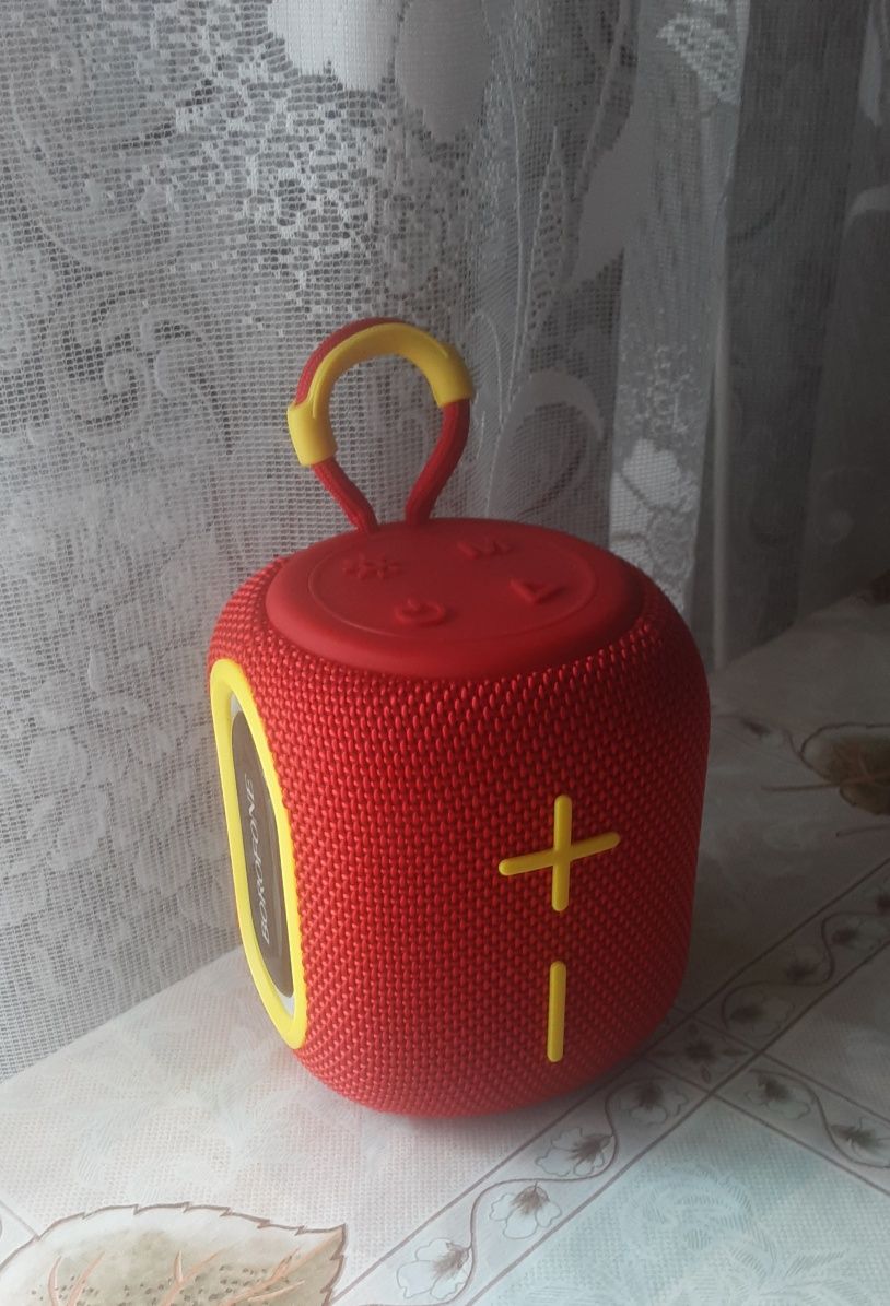 Продам блютуз колонку