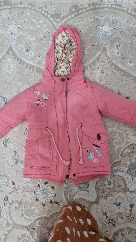 Продам детские весенние, осенние курточки для девочек на 3, 4, 5 лет