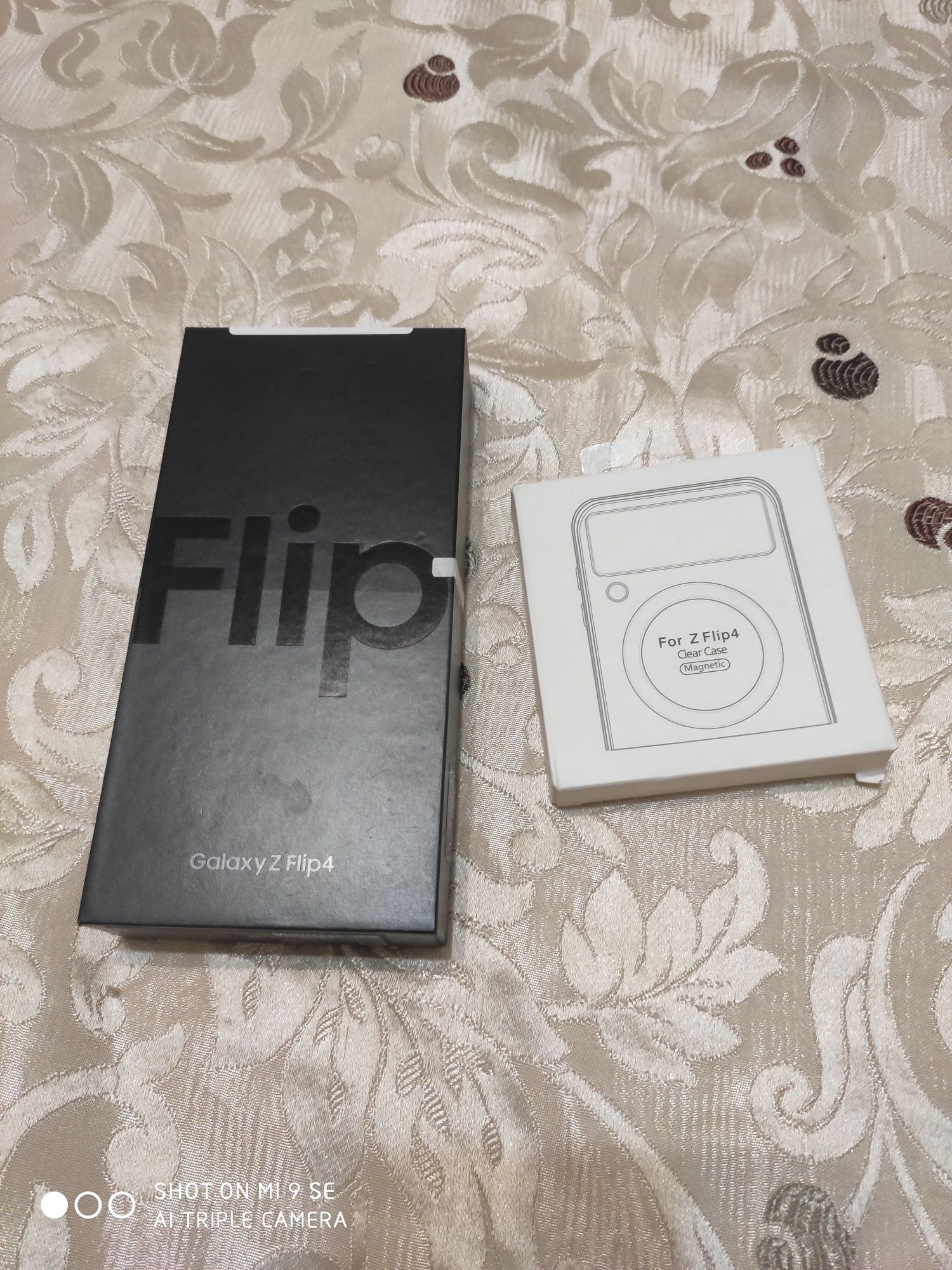 Samsung Galaxy Z Flip 4 Graphite торг