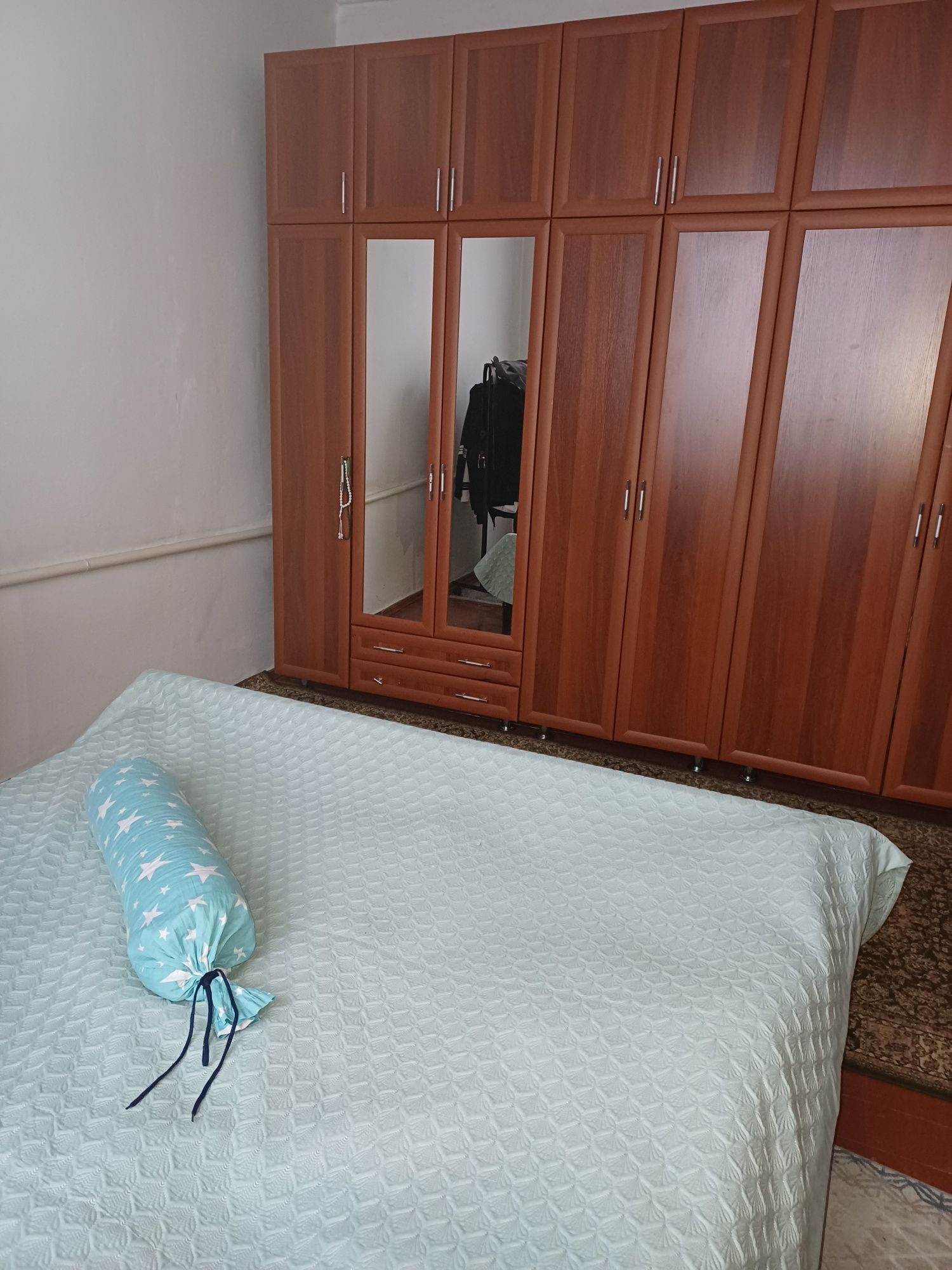 Продаётся 2 дома на одном участке.