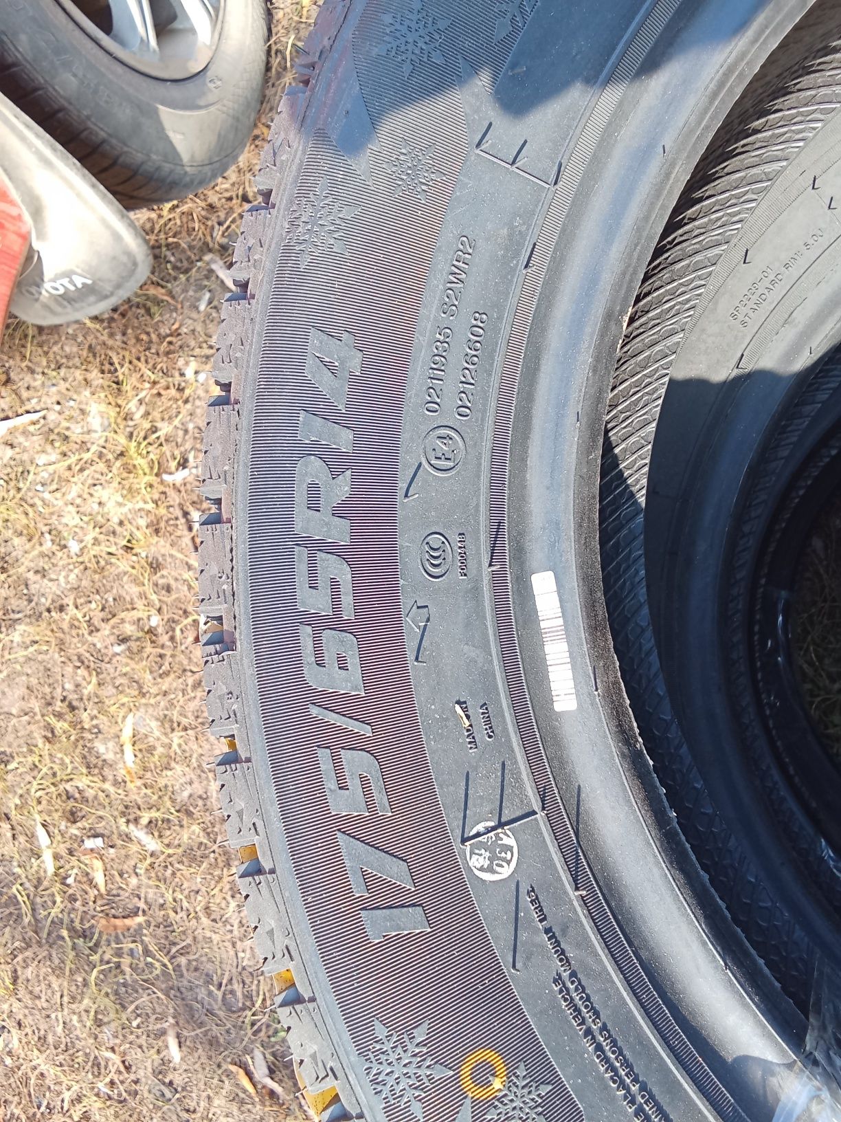 Продам резину на 14 . Новый.