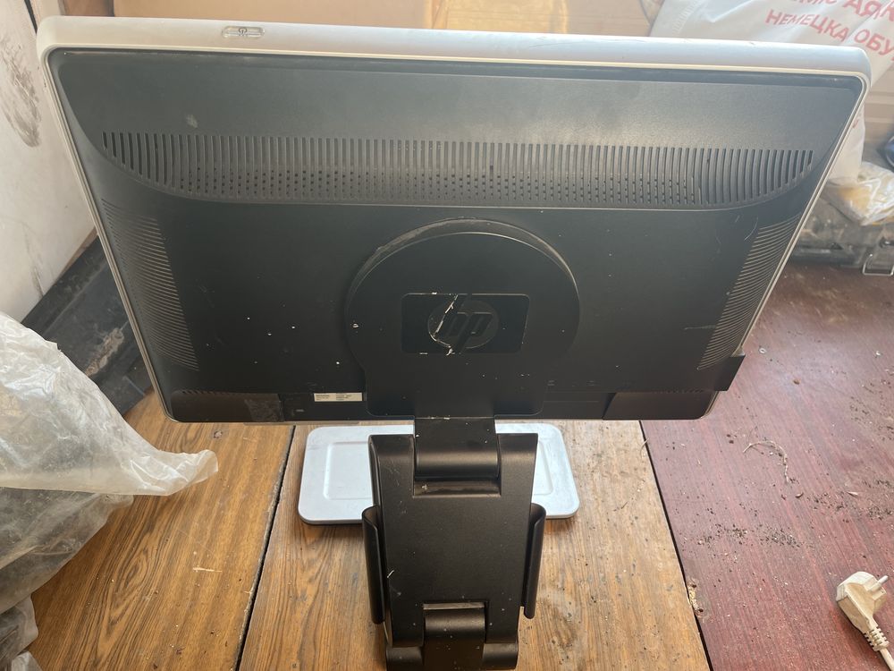 Монитор Hp2207 продам
