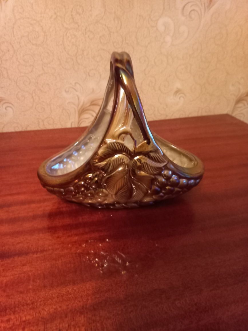 Продам вазу для фруктов.