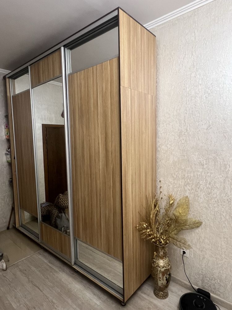 Продам Шакаф прихожую