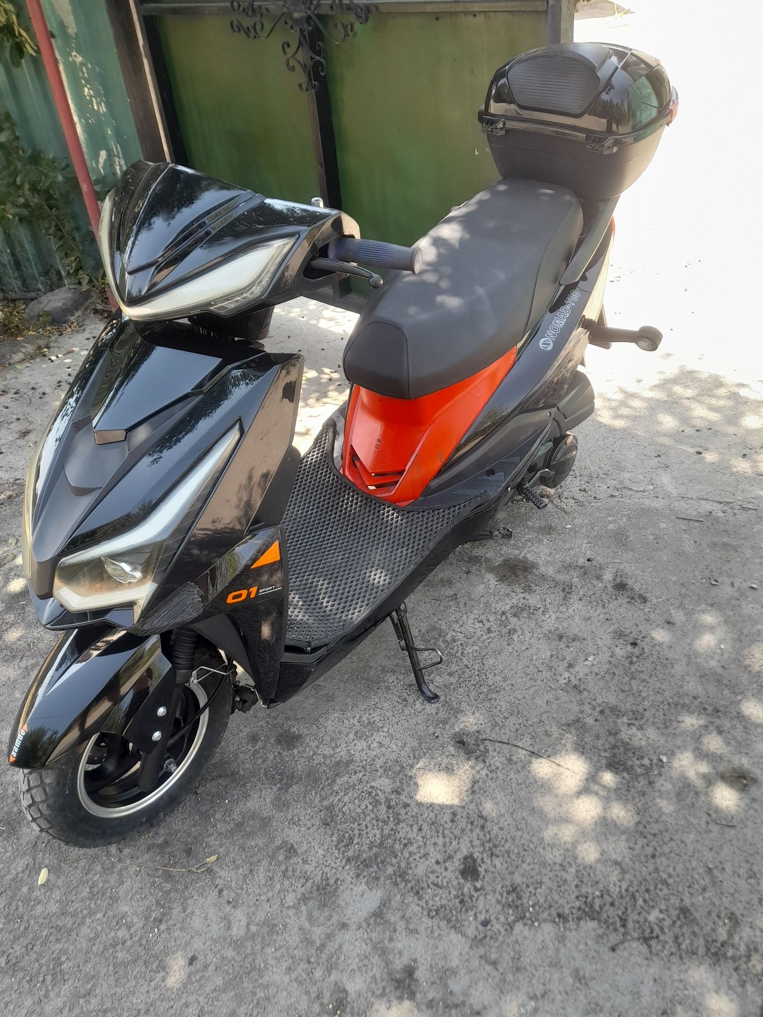 Продам срочно мопед веном