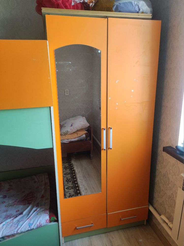 Продаётся детская двухъярусная кровать с лестницей и шкафом