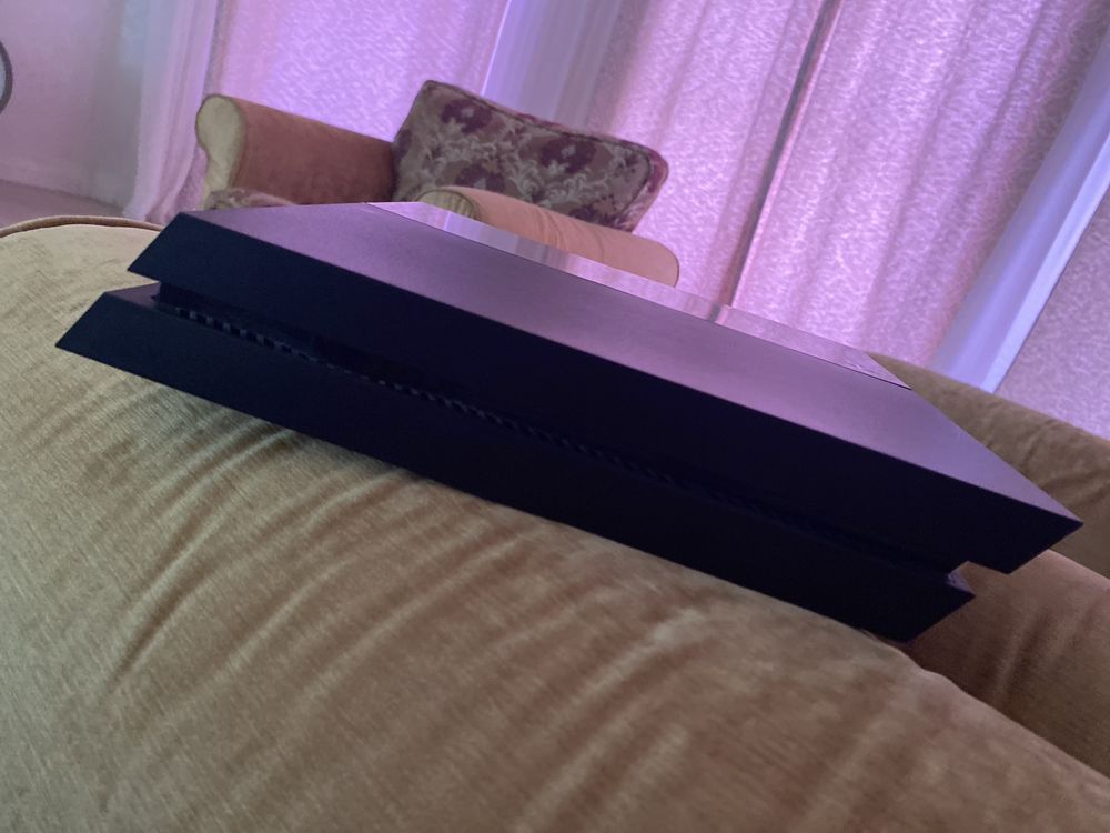 Ps4 fat в отличном состоянии 1000 гб , можно обмен на Nintendo switch