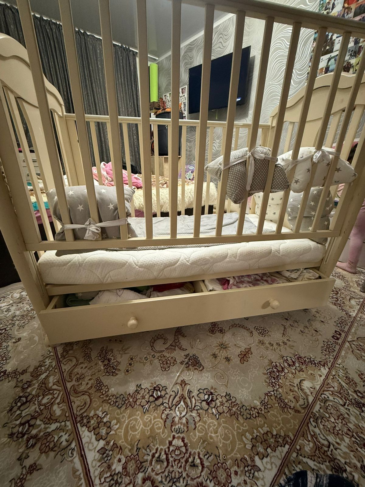 Продам детскую кроватку