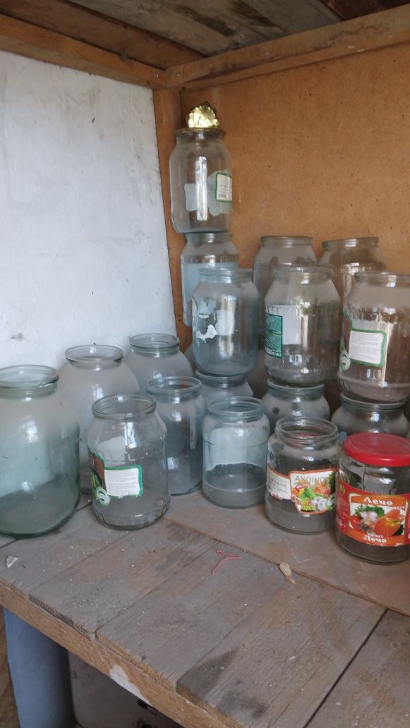 Продам банки 1 и 2литровые