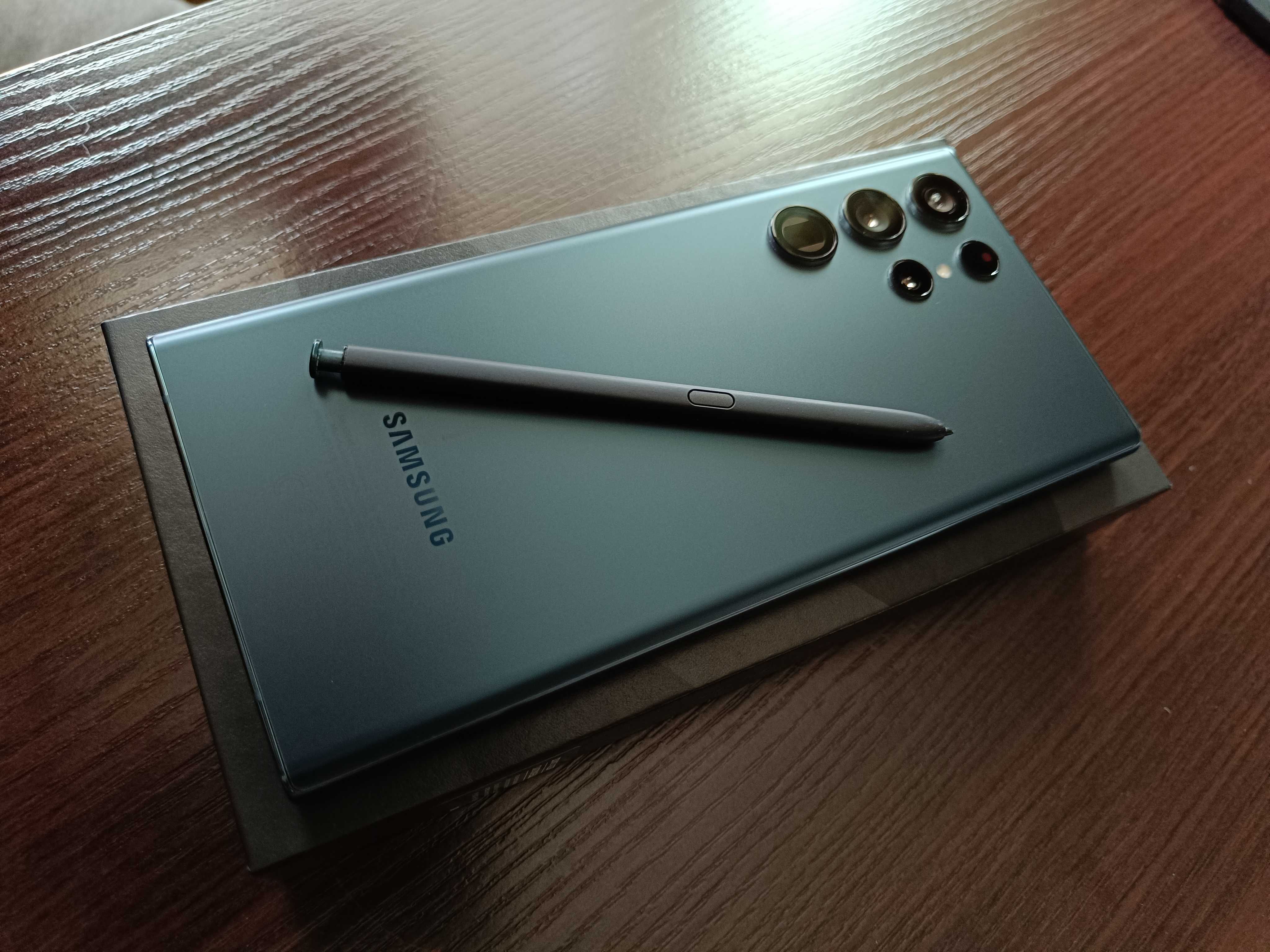 Samsung S22 Ultra 5G, в идеальном состоянии, 12/256, Snapdragon