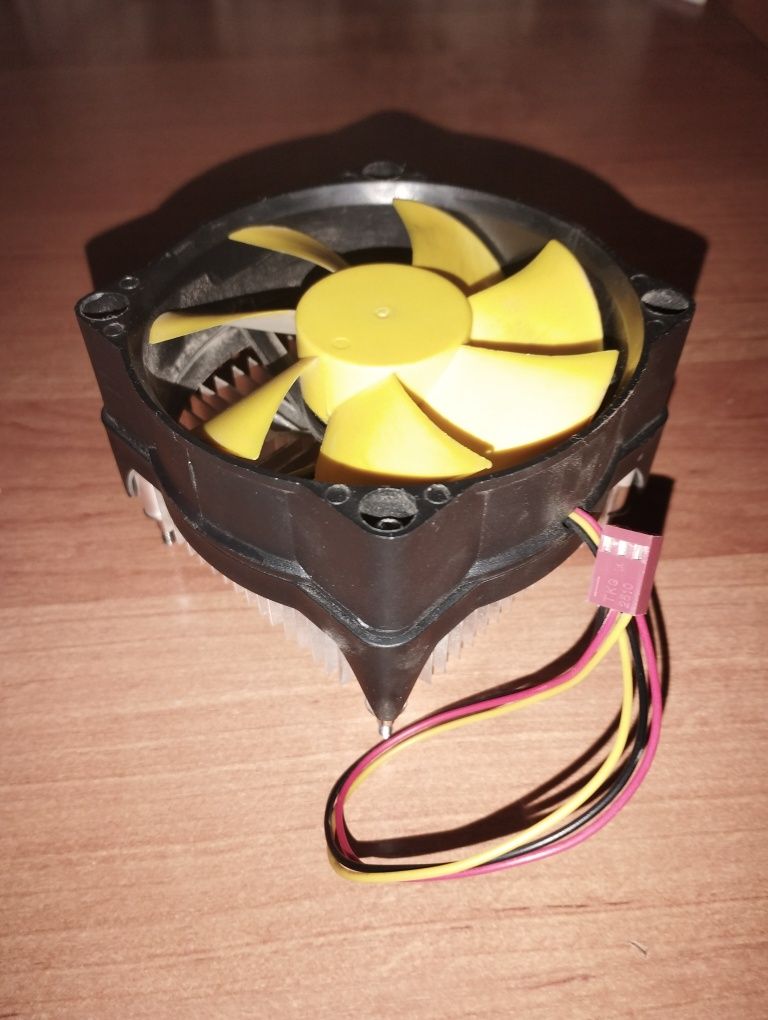 Продам кулер для процессора \\\ Socket 775 ///