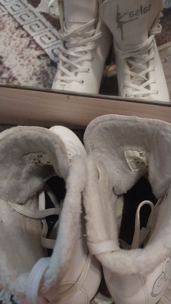 Продам коньки фигурные